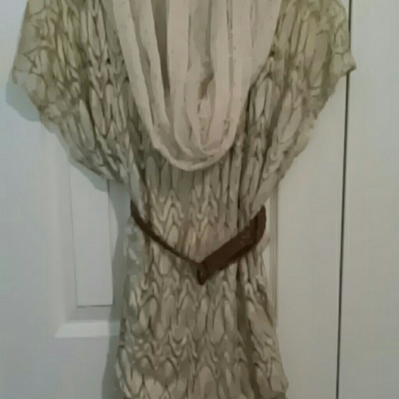 Loose fitting lace shirt - Picture 1 of 3