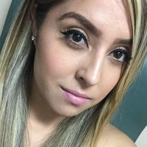 Meet your Posher, Yesi