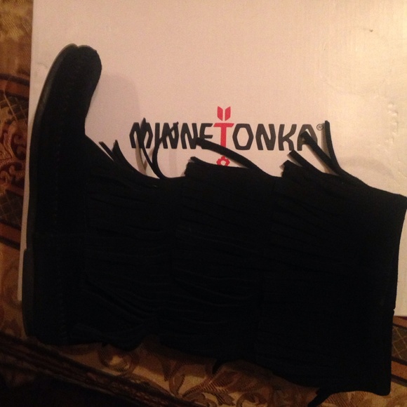 MinneTonka Boots