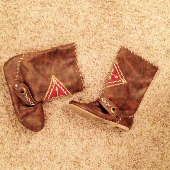 Moccasin style boots