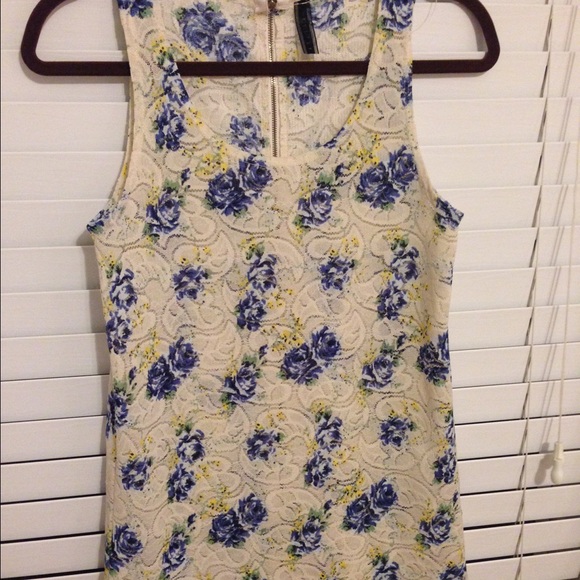 Lace elegant floral tank top