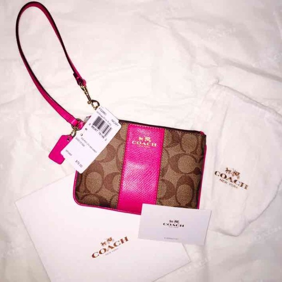 NWT COACH KHAKI/PINK RUBY WRISTLET👛