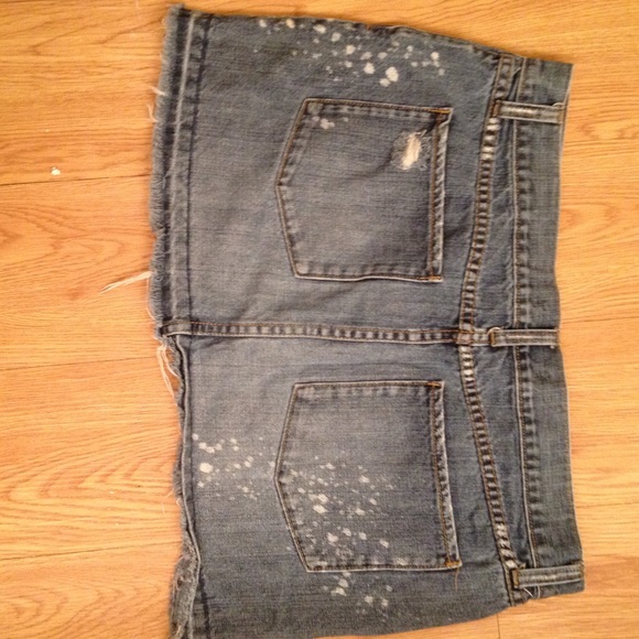 Mini skirt - Picture 3 of 3