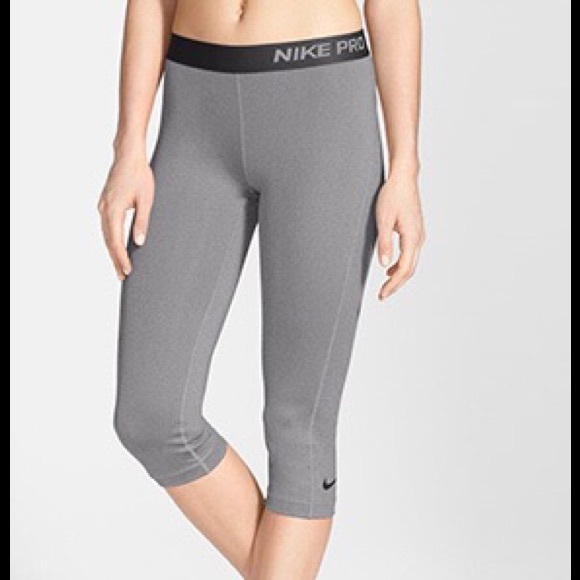 Nike pro capris