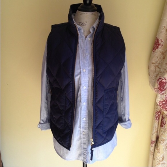 GAP Button Down Shirt - Picture 2 of 3