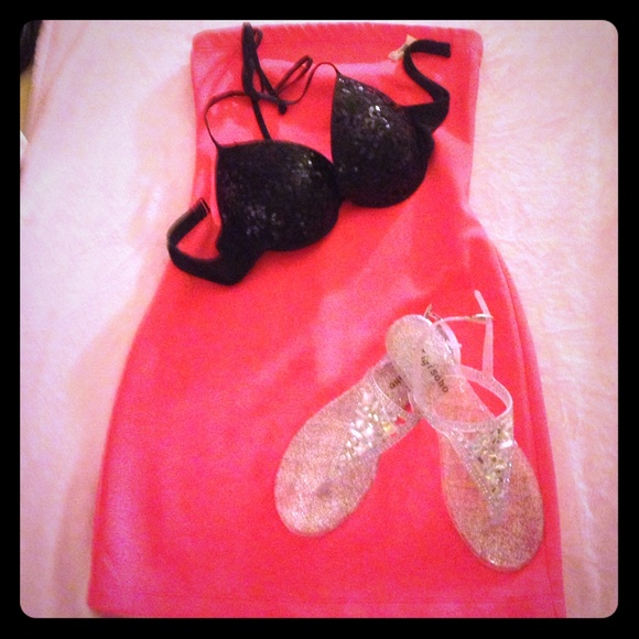 Small Neoprene Cover-Up with Back Opening - Picture 1 of 3