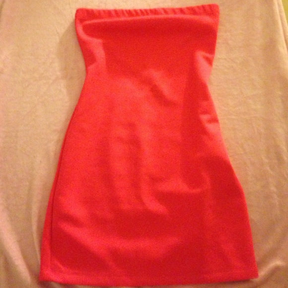 Small Neoprene Cover-Up with Back Opening - Picture 3 of 3