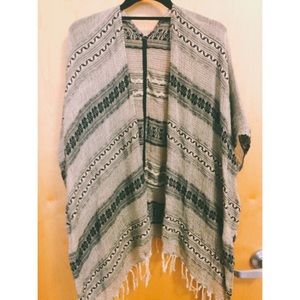 AEO shawl/kimono, black and white, worn once!