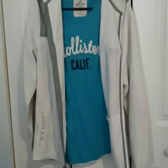 Light blue hollister shirt. - Picture 1 of 3