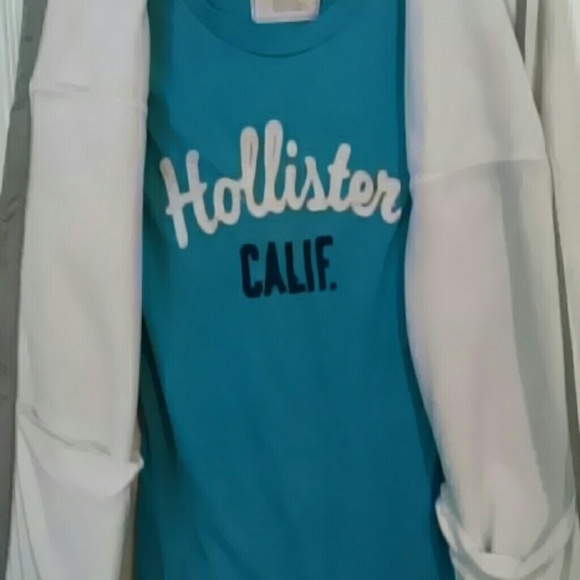 Light blue hollister shirt. - Picture 3 of 3