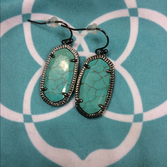 Kendra Scott danis earrings