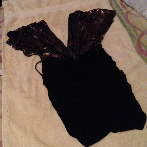 Fitted scrunch design dress