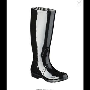 *RESERVED** Black glossy rain boots