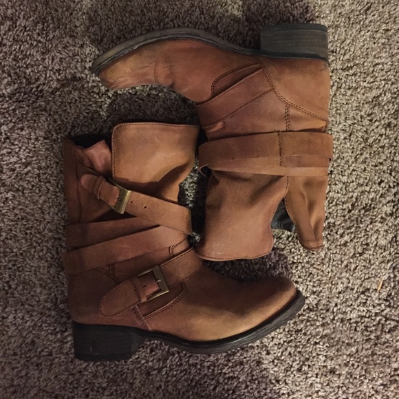 Tan Steve Madden boots!