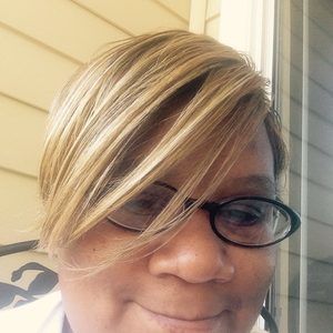 Meet your Posher, Aisha