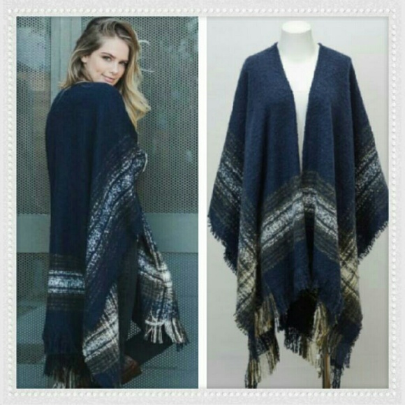 Sweaters - 🍦SALE $25🍦Navy Fringe Poncho