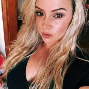 Meet your Posher, Elise