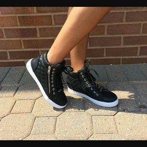 Decaf steve madden sneakers