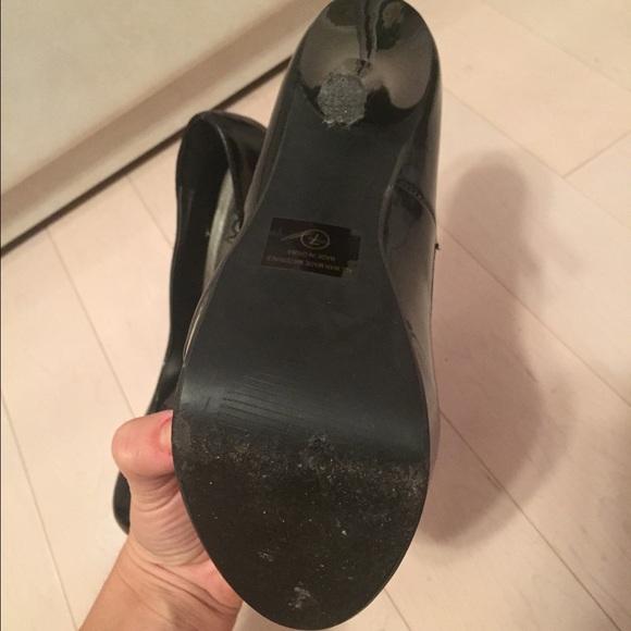 Size 7 black platform heel - Picture 3 of 3