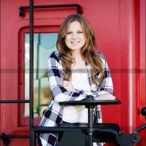 Meet your Posher, Elli