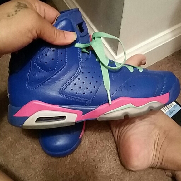 Air Jordan 6 - Picture 2 of 3