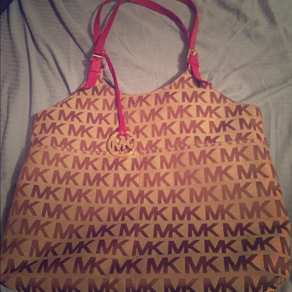 Brand new Michael Kors handbag! Pink