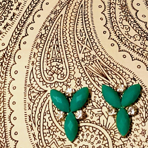 Turquoise statement earrings!nwt - Picture 3 of 3