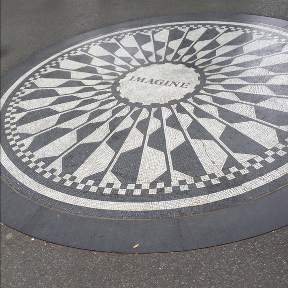 Meet your Posher, Averie - Picture 1 of 1