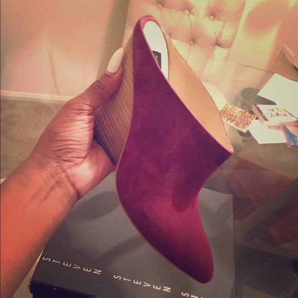 Maroon/burgundy classic work shoes...never worn