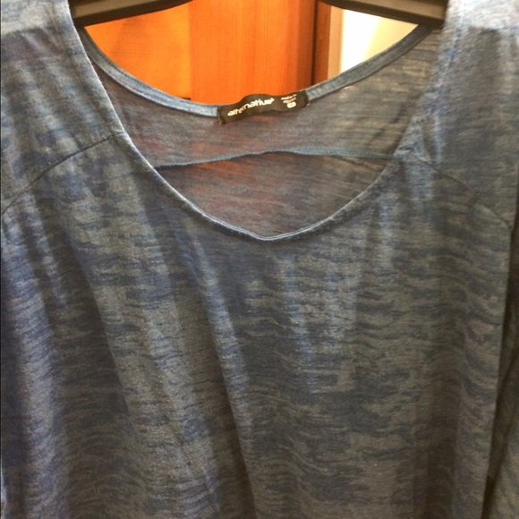 Blue top - Picture 2 of 4