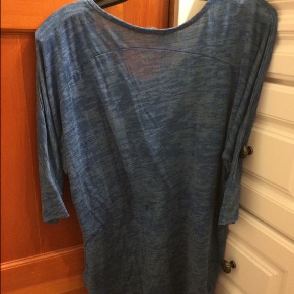 Blue top - Picture 3 of 4