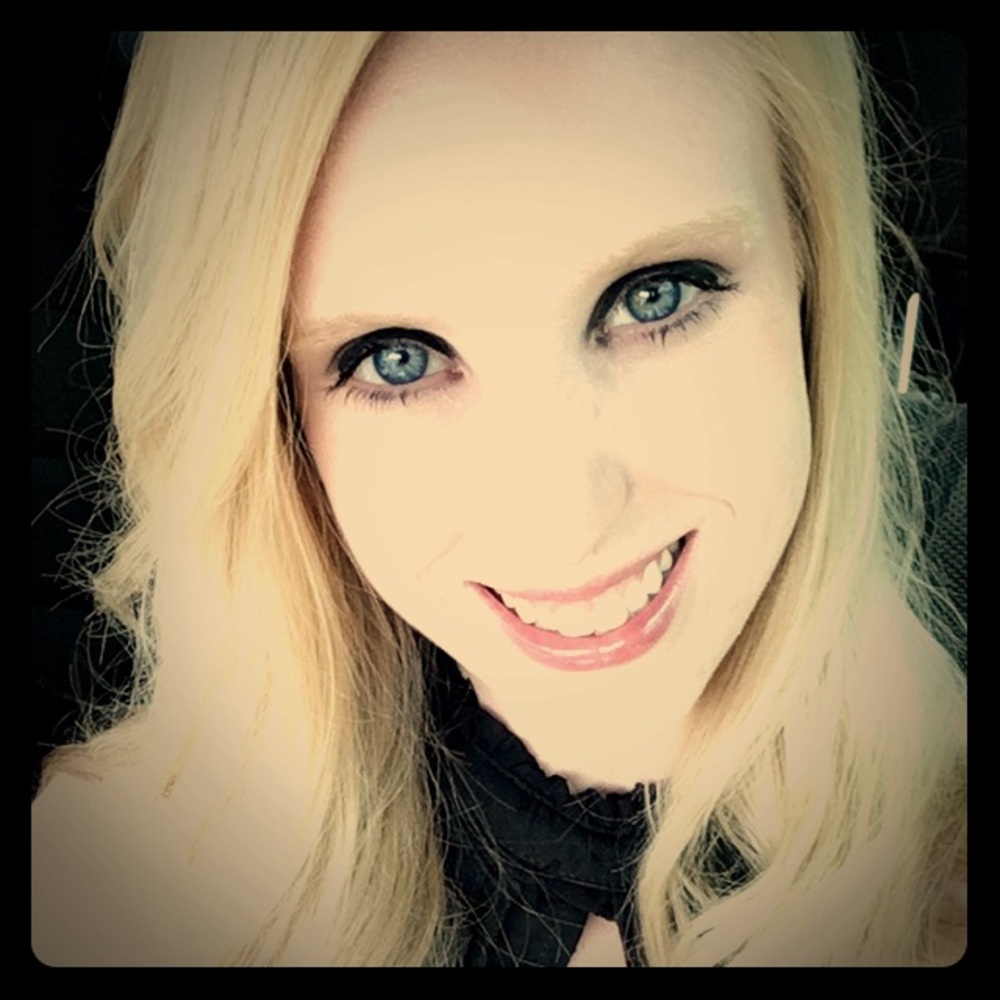 Meet your Posher, Courtney