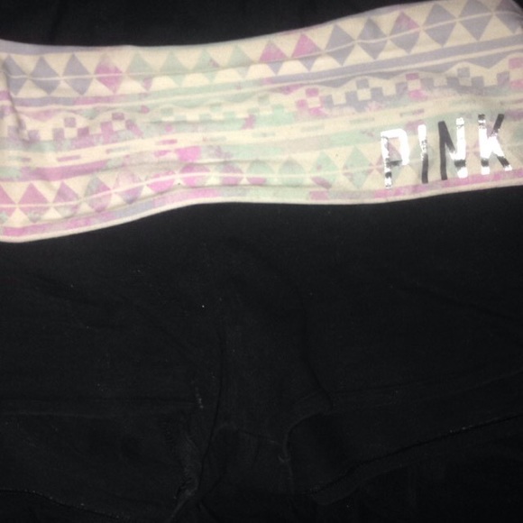 Medium VS Aztec design yoga shorts