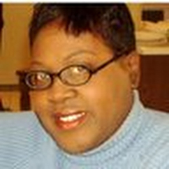 Meet your Posher, Sylvia - Picture 2 of 2