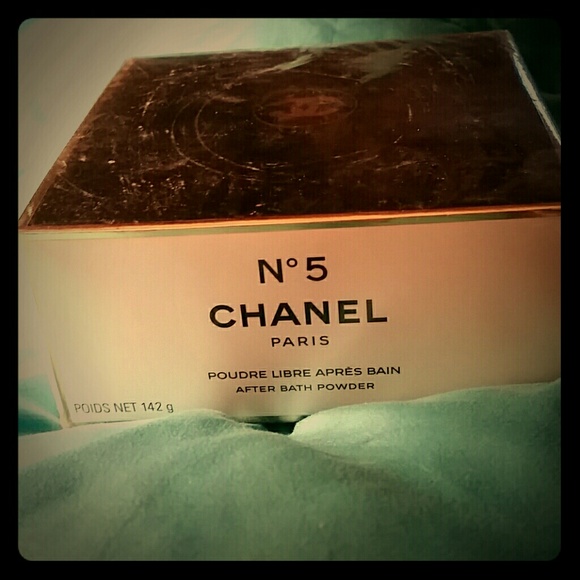 CHANEL AFTER BATH POWDER..