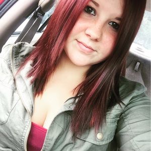 Meet your Posher, Destinee