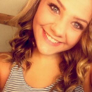 Meet your Posher, Chloe