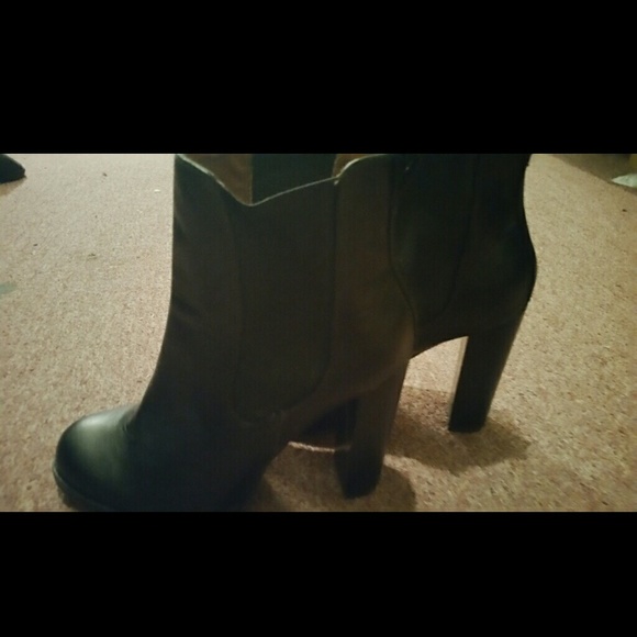 Boots from "LOFT" Size 9.5 W