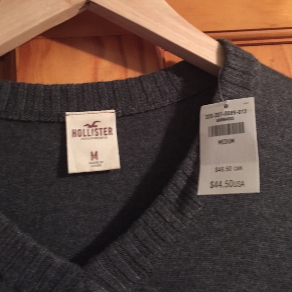 Men's Hollister sweater - Picture 2 of 2