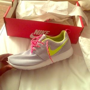 Lime Green/Pink/Grey Nike RosheRun