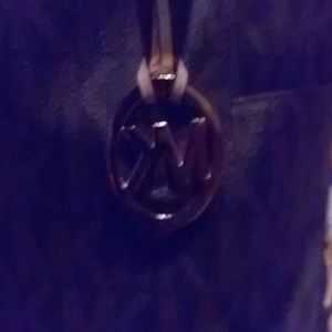 Meet your Posher, Felicia