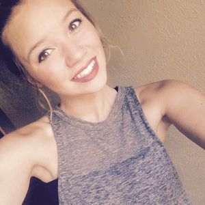 Meet your Posher, Briana