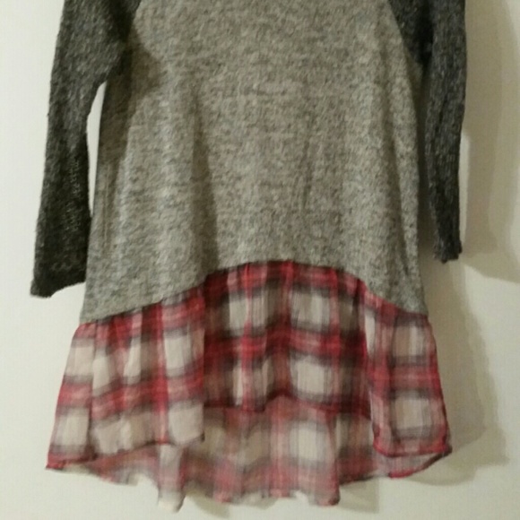 Final markdown Adorable high low scrapbook top - Picture 2 of 3