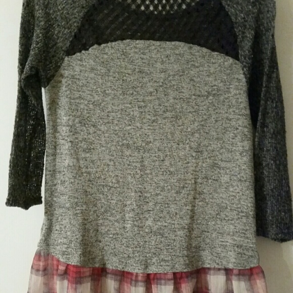 Final markdown Adorable high low scrapbook top - Picture 3 of 3