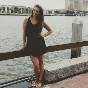 Meet your Posher, Danielle