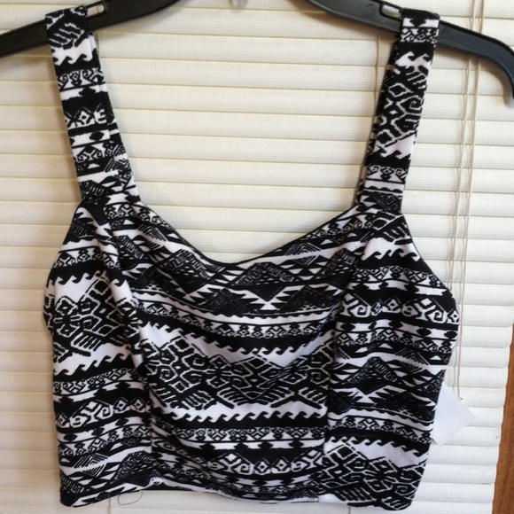 Charlotte Russe Tops - Charlotte Russe crop top size med