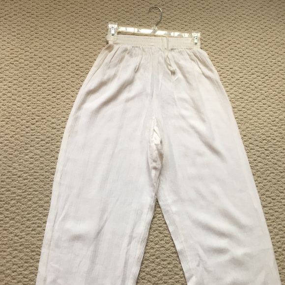 Additional pictures of white gauzy pants outfit