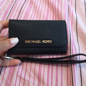 💯 Authentic Michael Kors Phone Case/Wallet