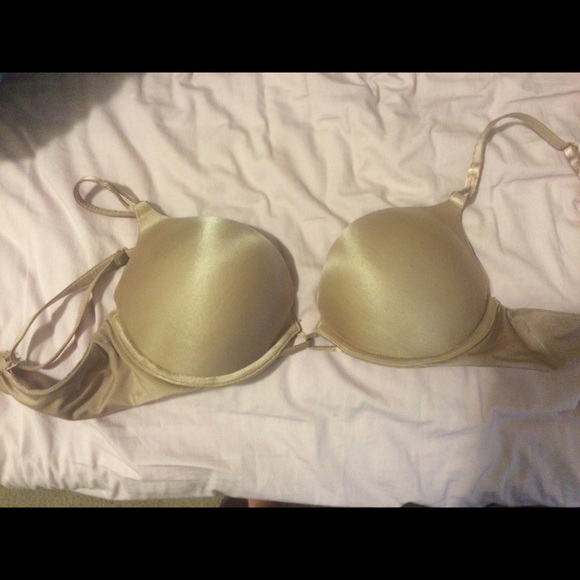 Victoria's Secret Bombshell Bra. 34 B.