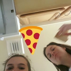 Meet your Posher, Holly